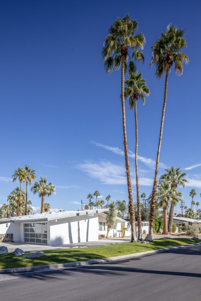 FL122 15 682x1024 - PALM SPRINGS