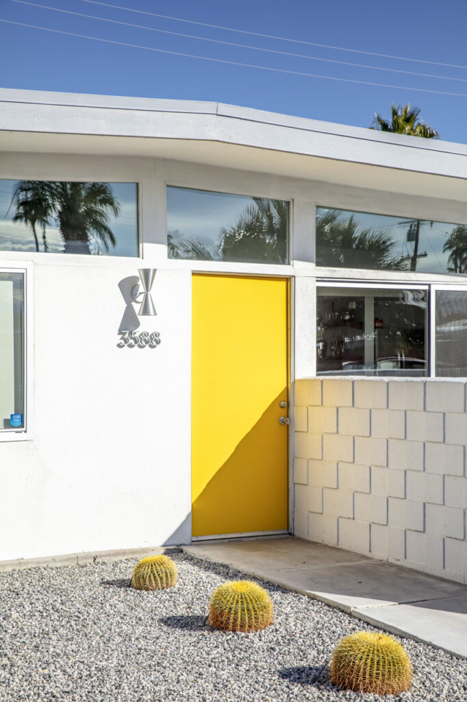 FL122 34 682x1024 - PALM SPRINGS