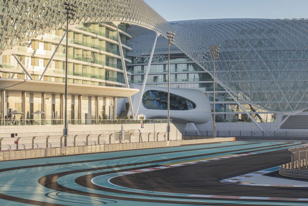 FL116 885x 1024x683 - YAS VICEROY ABU DHABI
